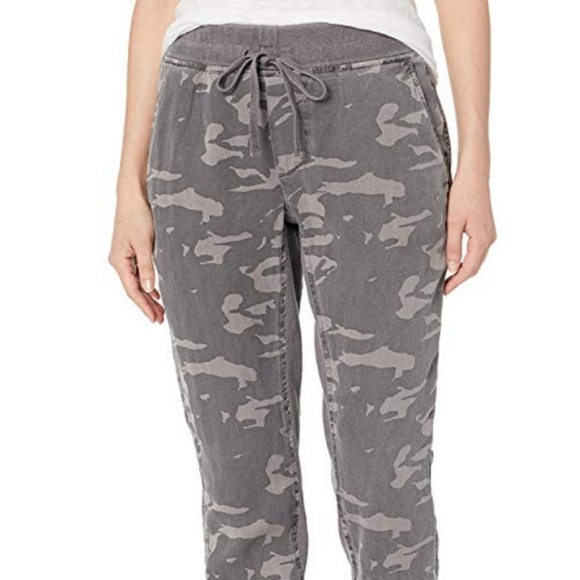 Monrow Womens Cargo Joggers